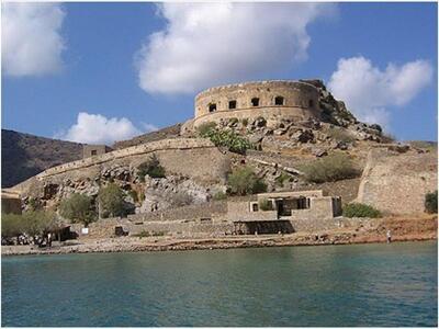 Εργασίες αναστήλωσης και εικαστική εκδήλ...