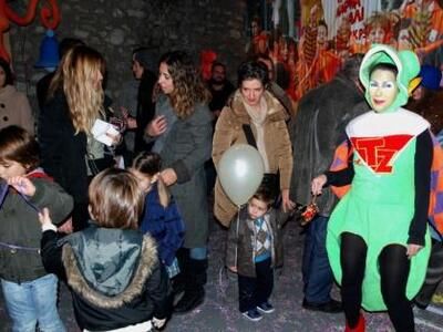 Πάτρα: Τα παιδιά άρχισαν κιόλας το Καρνα...