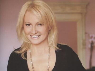 Α. Νικολούλη: Σκέπτεται να κάνει διαδικτ...