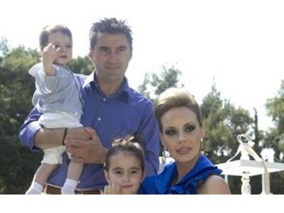 Δείτε φωτογραφίες από τη βάπτιση του γιο...