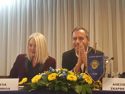 Ρούλα Κορομηλά: Γιατί κρυβόταν από τους ...