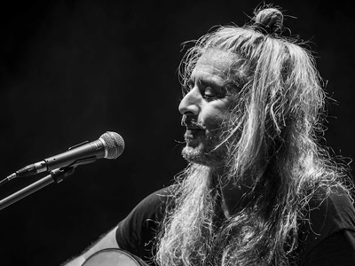 Πάτρα: Συναυλία του Γιάννη Χαρούλη στο Γ...