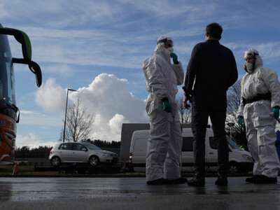 Κορωνοϊός: Άνοιξαν χώροι λατρείας και πα...