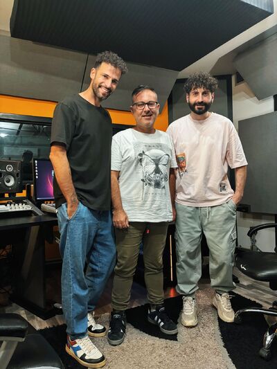 Ο Παντελής Καστανίδης με τους Δημήτρη Ξυ...