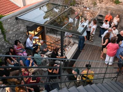 Φεστιβάλ Οινοξένεια: Eγκαίνια έκθεσης σύ...