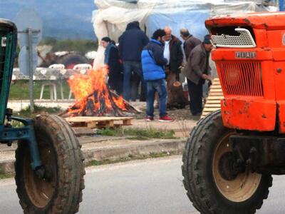 Καταφθάνουν με κομβόι στην Πάτρα οι αγρό...