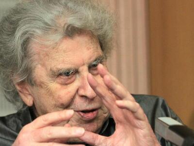 Μ. Θεοδωράκης: "Η εμπορία πολεμικού...