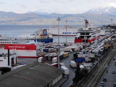Πάτρα: ο Κώστας Χριστόπουλος προσεγγίζει...