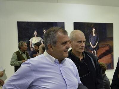 Σε πρώτο πλάνο ο γνωστός συλλέκτης Σωτήρης Φέλιος