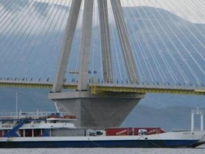 Πάτρα: Φέρι μποτ προσέκρουσε σε βάθρο πρ...