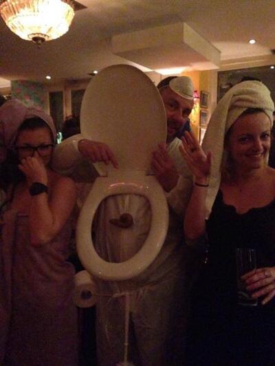 ΦΩΤΟ ΑΠΟ ΤΟ ΦΕΤΙΝΟ BATHROOM PARTY ΣΤΟ PLAY HOUSE