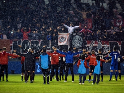 Αποθέωση στη βροχή για την Παναχαϊκή! Κό...