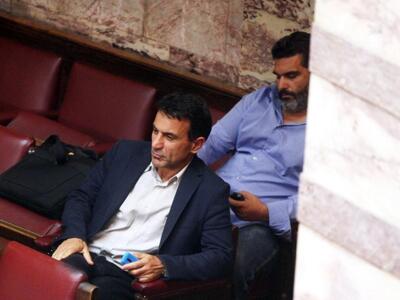 Λαπαβίτσας: Το σχέδιο εξόδου από το ευρώ...