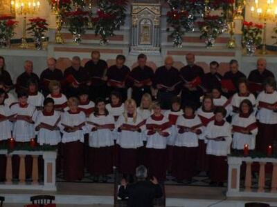 Πάτρα: Καταχειροκροτήθηκε η χορωδία του ...