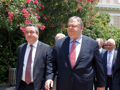 "Κύριε Υπουργέ βάλτε φόρο αγαμίας" 