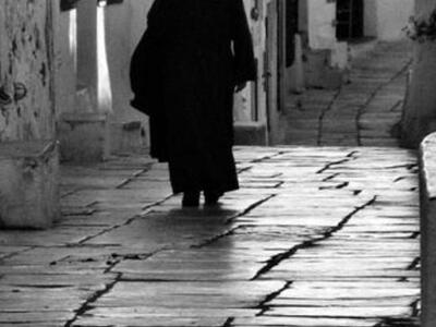 Γονείς έκαναν αγωγή σε αρχιεπίσκοπο, μητ...