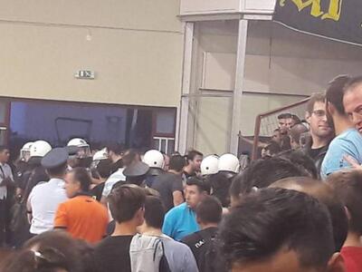 Αίγιο: Ένταση στον αγώνα χάντμπολ Σεριφά...