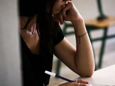 Πανελλήνιες 2025: Σε ποια μαθήματα εξετά...