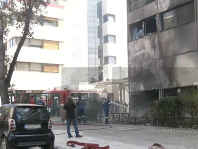 Υπό έλεγχο η φωτιά στο νοσοκομείο Metrop...