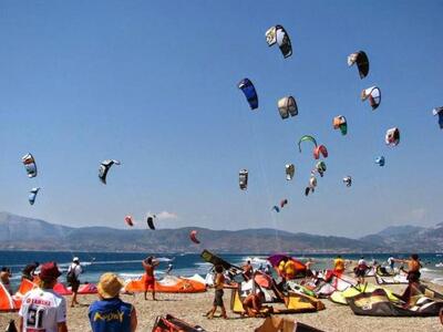 Πάτρα: Kitesurf στο Δρέπανο - Πατρινοί s...