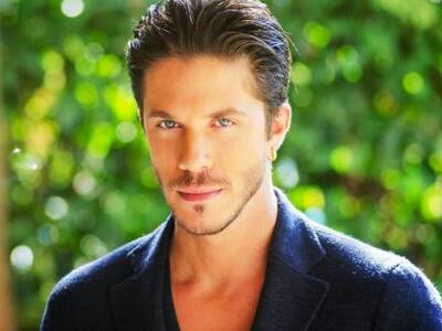 Ακούστε το νέο τραγούδι του Νίκου Οικονο...