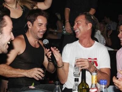 Ποια πτώχευση; Ο Λάκης Γαβαλάς τα έσπασε...