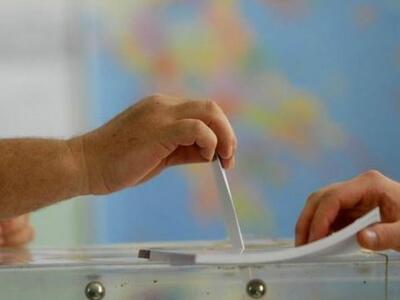 4.9 μονάδες μπροστά ο ΣΥΡΙΖΑ σε νέα δημοσκόπηση