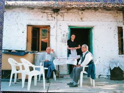 Ο Θανάσης Φιλιππακόπουλος αριστερά στο Σ...