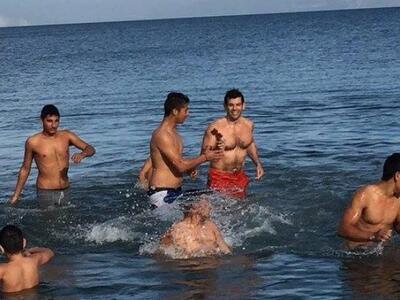 Ο Λ. Σταυρουλόπουλος με τον σταυρό στο χ...