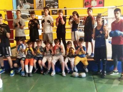 ΧΡΥΣΑ ΓΑΝΤΙΑ VIII: Πανέτοιμοι και οι μικ...