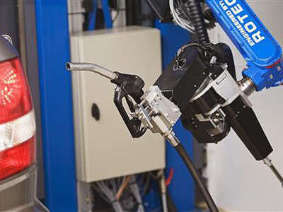 Η ακρίβεια στα καύσιμα βάζει λουκέτο σε ...