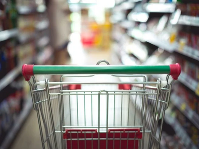 Ακρίβεια: Νέες αυξήσεις έως 25,6% στα τρ...