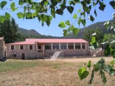 «Ανοίγουν» τις πύλες τους οι κατασκηνώσε...