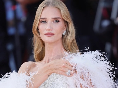 Γιατί τo μακιγιάζ της Ρόζι Χάντιγκτον στ...