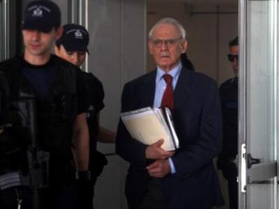 Δίκη του Άκη: Η Εισαγγελέας, τα έγγραφα ...