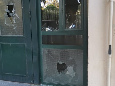 Αγρίνιο: «Γυαλιά-καρφιά» το 1ο ΓΕΛ- Ανασ...