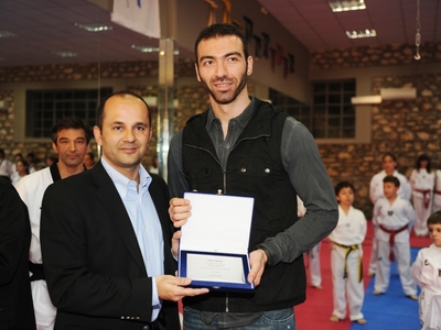 Βράβευσαν τον Ολυμπιονίκη Αλέξανδρο Νικο...