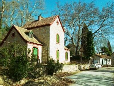 Αδειάζει το ανάκτορο στο Τατόι