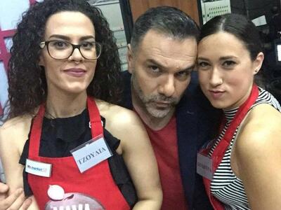 Στη φωτογραφία δεξιά, η Δήμητρα Παπανικο...