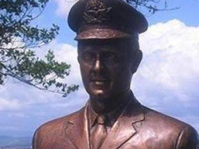 Ένας 18χρονος ήταν ο κλέφτης της προτομή...