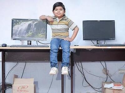 Ο πιο μικρόσωμος δάσκαλος του κόσμου