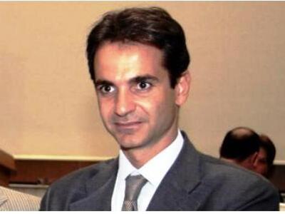 Ο Κυριάκος Μητσοτάκης κάνει... νερά στον Σαμαρά 