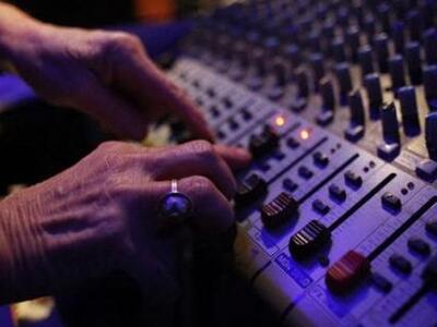 Dj...γιαγιά 73 ετών! 