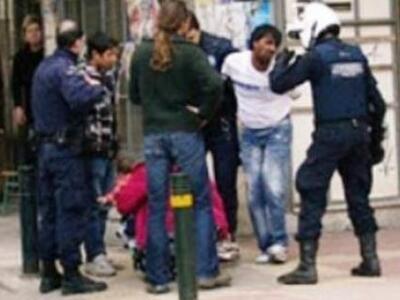 Επιχείρηση της Αστυνομίας, σε οικισμό ρο...