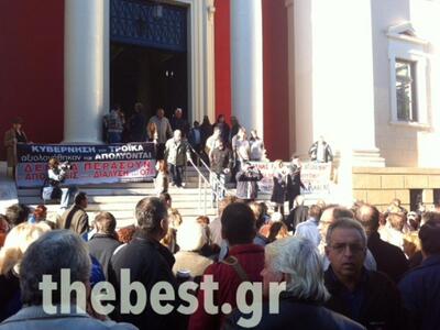 Πάτρα: Την συμπαράσταση τους στον Δήμαρχ...