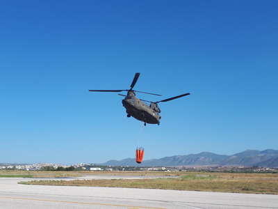 CH-47 Chinook: Tα ελικόπτερα της Αεροπορ...