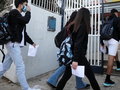 Συνελήφθη η μητέρα μαθητή για τις αναρτή...