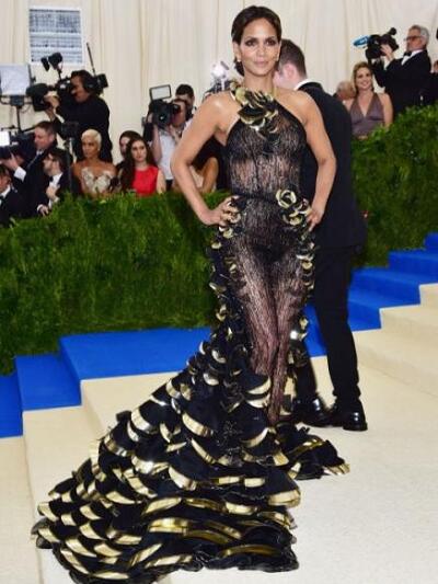 ΧΑΛΕ ΜΠΕΡΥ ΜΕ VERSACE