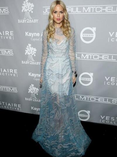 Η Ρέιτσελ Ζόε με Valentino 