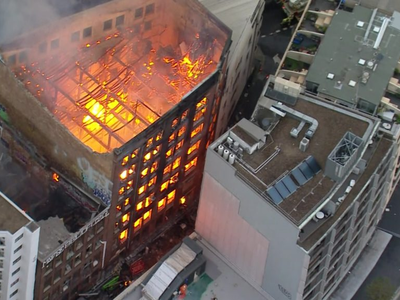 Μεγάλη πυρκαγιά σε επταώροφο κτίριο στο Σίδνεϊ